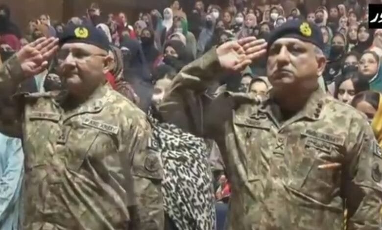 پشاور میں آئی ایس پی آر کے زیرِ اہتمام ونٹر انٹرن شپ پروگرام 2026 کامیابی سے جاری، کور کمانڈر کی طلبہ سے خصوصی نشست