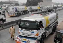 پاکستان میں ایندھن کی فراہمی متاثر، ڈپوؤں پر ٹینکر ڈرائیوروں کا طویل انتظار