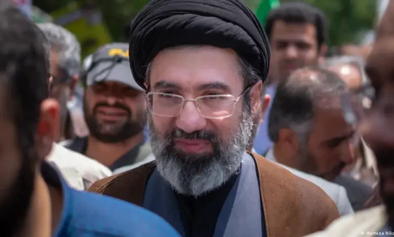 ایران کے ممکنہ سپریم لیڈر مجتبیٰ خامنہ ای کتنے با اثر ہیں؟