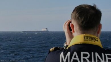 فرانسیسی بحریہ نے روسی ’شیڈو فلیٹ‘ کا مشتبہ ٹینکر بحیرہ روم میں ضبط کر لیا