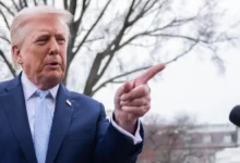 امریکی صدر ٹرمپ ایران میں کس سے مذاکرات کر رہے ہیں؟