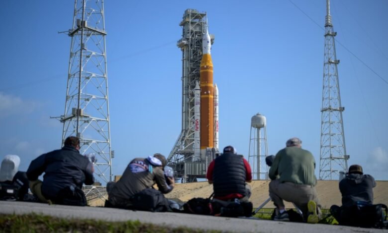 ناسا کا آرٹیمس II مشن لانچ کے قریب، 50 برس بعد چاند کے گرد پہلا انسانی سفر متوقع