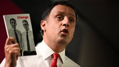 ایران اسرائیل جنگ ؛سابق گورنر پنجاب چوہدری محمد سرور کے بیٹے نے رہبر معظم آیت اللہ خامنہ ای کو "سفاک آمر "کا خطاب دے دیا