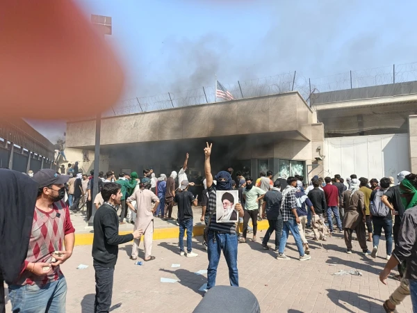 کراچی قونصل خانے میں گُھسنے والے مظاہرین پر فائرنگ امریکہ کے مرینز نے کی: امریکی حکام