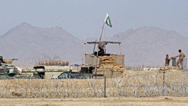 پاک-افغان سرحد پر کشیدگی میں اضافہ: پاکستانی فوج کی جوابی کارروائی، افغان چوکیوں کو نشانہ بنانے کا دعویٰ