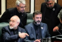 ایران اور امریکہ کے ماہرین کی ٹیموں نے اسلام آباد میں ذاتی بات چیت کے بعد تحریری متن کا تبادلہ کیا۔