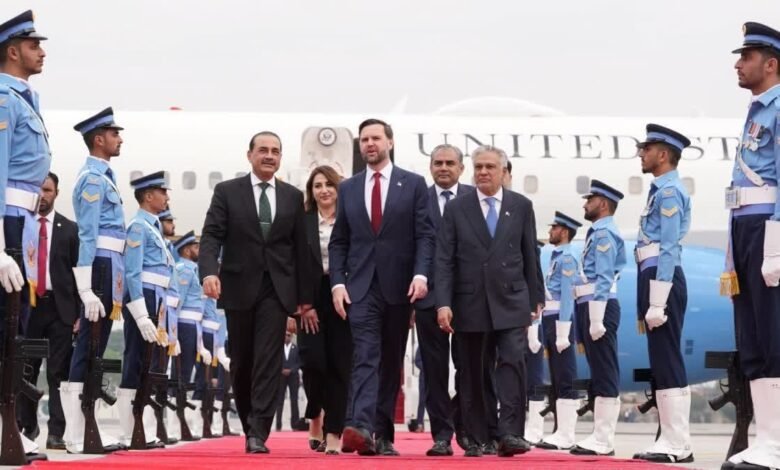 پاکستان امریکا اور ایران کے درمیان ثالث بن گیا، ماہرین نے بھارت کی سفارتی خاموشی پر سوالیہ نشان لگا دیا