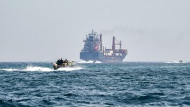 امریکہ نے ہرمز کی ناکہ بندی شروع کردی، ٹرمپ نے کہا کہ ناکہ بندی کے قریب آنے والے کسی بھی بحری جہاز کو تباہ کردیا جائے گا