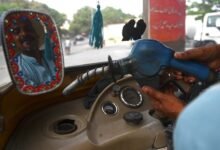 پاکستان میں پیٹرولیم مصنوعات کی قیمتوں میں اضافے کے باوجود طلب میں اضافہ