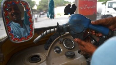 پاکستان میں پیٹرولیم مصنوعات کی قیمتوں میں اضافے کے باوجود طلب میں اضافہ