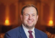 برطانیہ ایران کے ساتھ جاری سفارتی عمل کی حمایت کرتا ہے، تاہم خلیج میں ایران کے اقدامات کے حوالے سے واضح حدود (ریڈلائنز) بھی مقرر کرنا ضروری ہے,سٹیفن ڈوٹی