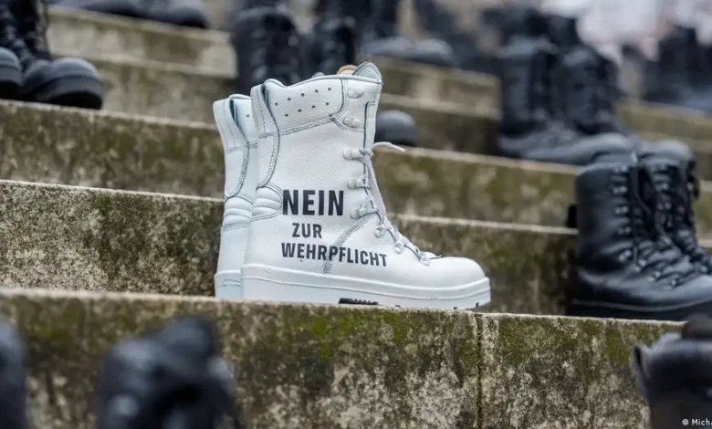 جرمنی میں فوجی خدمت اب بھی رضاکارانہ ہے، مگر یہ صورت حال جلد بدل سکتی ہے۔ فوج کو آئندہ چند برسوں میں کم از کم 60,000 اضافی فوجیوں کی ضرورت ہو گی۔