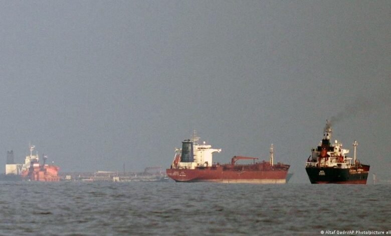 آبنائے ہرمز کے راستے اوسط عالمی برآمدات کے تناسب میں 96 فیصد کمی، سبب اس سمندری راستے کی بندش