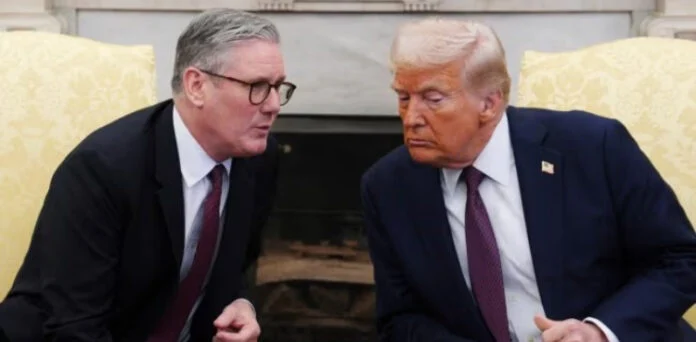 امریکہ اور برطانیہ کے تعلقات میں دراڑ: ٹرمپ کی غیر یقینی پالیسی اور کیئر اسٹارمر پر تنقید کا اثر