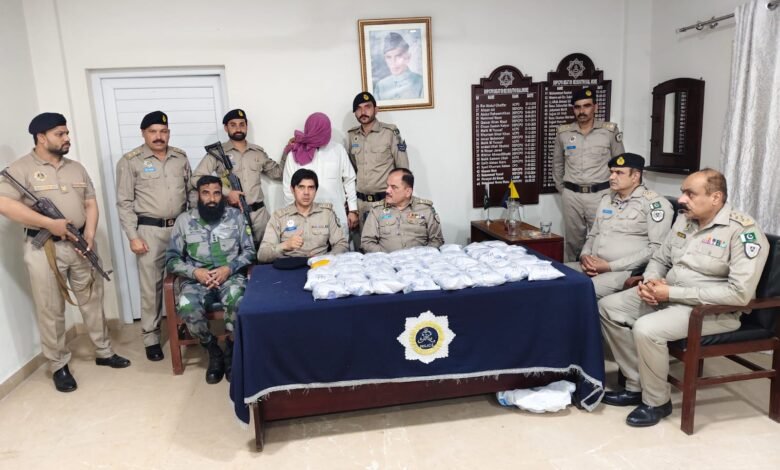 موٹروے پولیس کی کامیاب کارروائی: 21 کروڑ روپے کی کوکین برآمد، خاتون سمگلر سمیت دو گرفتار