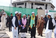 گورنر خیبر پختونخوا کا لاہور کے مذہبی و تاریخی مقامات کا دورہ داتا دربار اور بادشاہی مسجد میں حاضری، انتظامات پر اطمینان کا اظہار