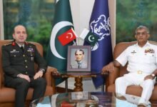 پاک–ترک دفاعی تعلقات میں پیش رفت: ترک ڈپٹی چیف آف جنرل اسٹاف کا نیول ہیڈ کوارٹرز اسلام آباد کا دورہ
