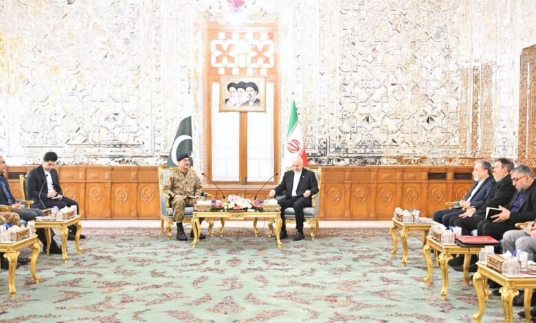 پاکستانی اعلیٰ عسکری و حکومتی وفد کا ایران کا دورہ مکمل، خطے میں امن و استحکام پر زور