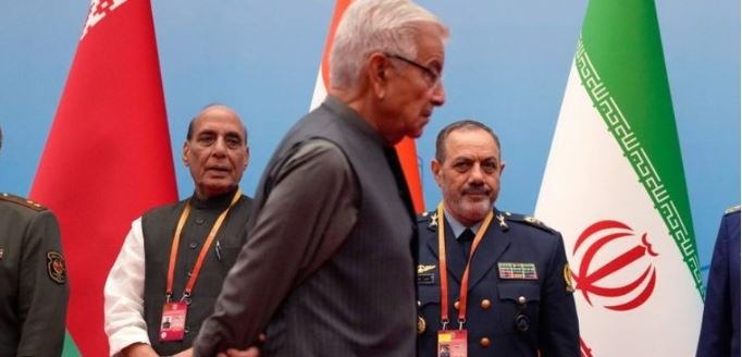 خواجہ آصف کا بھارت کو سخت انتباہ، ’فالس فلیگ آپریشن‘ کی کسی بھی کوشش کا بھرپور جواب دیا جائے گا