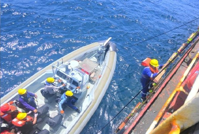 شمالی بحیرہ عرب میں پاک بحریہ کا کامیاب ریسکیو آپریشن، 18 غیر ملکی افراد محفوظ