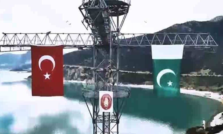 شرکاء نے ایک دوسرے کے تجربات سے سیکھتے ہوئے جدید جنگی چیلنجز کا مؤثر مقابلہ کرنے کے لیے نئی حکمت عملیوں پر کام کیا