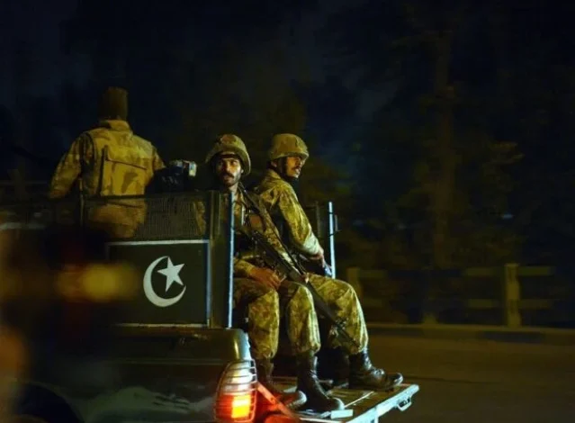 پاکستان کے صوبہ خیبر پختونخواہ میں دہشت گردوں کے خلاف آپریشن، 13 دہشت گرد ہلاک، سیکیورٹی فورسز کی کامیاب کارروائیاں