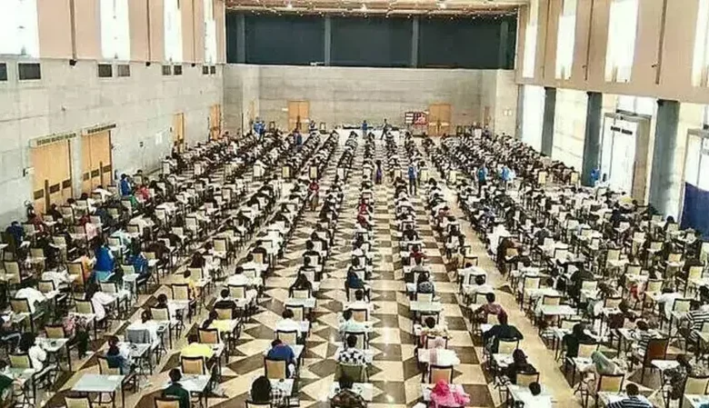 کیمبریج امتحانی پرچوں کے مبینہ لیک ہونے پر سائبر کرائم تحقیقات کے احکامات، تعلیمی شفافیت پر بڑے سوالات اٹھ گئے، رپورٹ