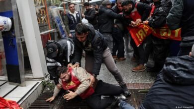 ترکی میں پولیس کی یوم مئی کے موقع پر ریلیوں کے شرکاء پر آنسو گیس کی شیلنگ، درجنوں افراد گرفتار