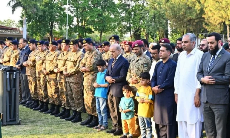 لیفٹیننٹ کرنل خالد حسین شہید کی نماز جنازہ چکلالہ گیریژن راولپنڈی میں ادا،وزیراعظم ،فیلڈ مارشل کی نماز جنازہ میں شرکت