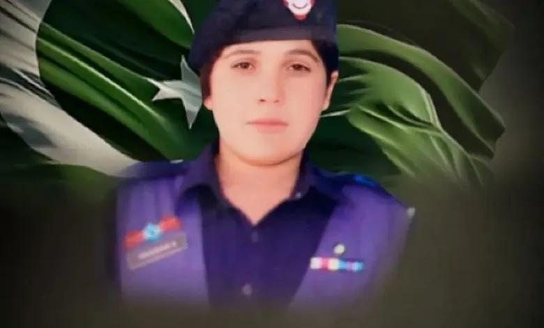 بلوچستان کی بہادر بیٹی لیڈی کانسٹیبل شکیلہ بلوچ دہشتگرد حملے میں شہید، قوم سوگوار،محسن نقوی کا خراجِ عقیدت