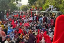 لاہور میں حقوقِ خلق پارٹی کا بڑا مظاہرہ، کم از کم اجرت 70 ہزار کرنے کا مطالبہ