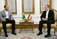 پاکستان کی سفارتی سرگرمیاں تیز، آرمی چیف عاصم منیر اور ایرانی وزیر خارجہ عباس عراقچی کے درمیان مغربی ایشیا کی صورتحال پر تفصیلی بات چیت