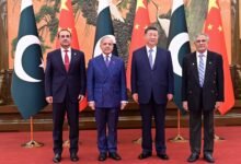 وزیراعظم شہباز شریف کی صدر شی جن پنگ سے اہم ملاقات، بیجنگ میں تیانمن سکوائر پر عوامی جمہوریہ چین کے ہیروز کی یادگار پر حاضری