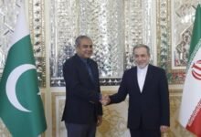امریکہ ایران مذاکرات میں جمود، محسن نقوی تہران پہنچ گئے؛ کیا پاکستان پسِ پردہ سفارت کاری میں متحرک ہے؟