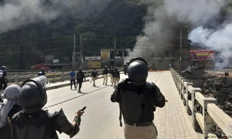 حکام کے مطابق زخمیوں کو مختلف ہسپتالوں میں منتقل کر دیا گیا ہے جبکہ واقعے کی مزید تحقیقات جاری ہیں۔