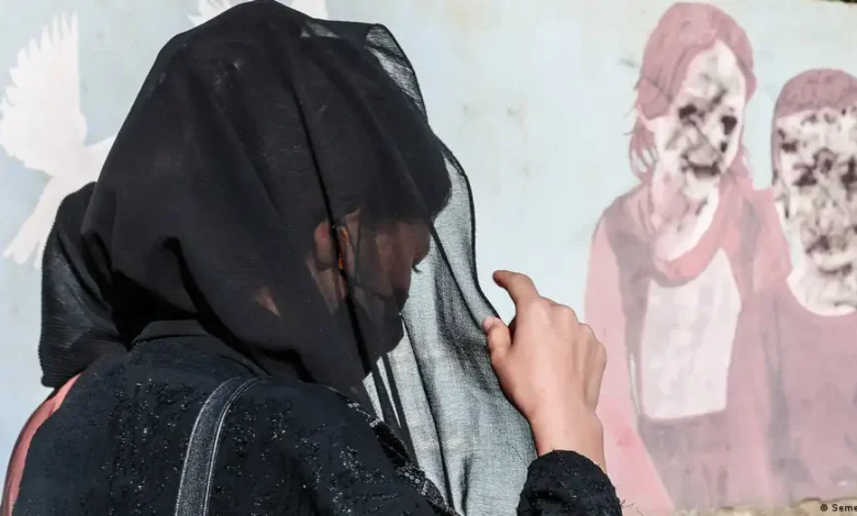 لباس کے قواعد: افغان طالبان نے خواتین کو حراست میں لے لیا