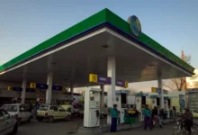 حکومت پاکستان نے تیل کی قیمتوں میں بڑی کمی کا اعلان کر دیا