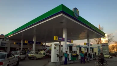 حکومت پاکستان نے تیل کی قیمتوں میں بڑی کمی کا اعلان کر دیا