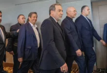 ایران کا وفد18 گھنٹے کی شدید مذاکراتی نشستوں کے بعد تہران واپس روانہ ہو گیا