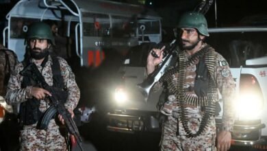 اپ ڈیٹ: کراچی میں پاکستان رینجرز کے کیمپ پر دہشت گرد حملہ ناکام، تین حملہ آور ہلاک، ایک زخمی حالت میں گرفتار، تین اہلکار شہید