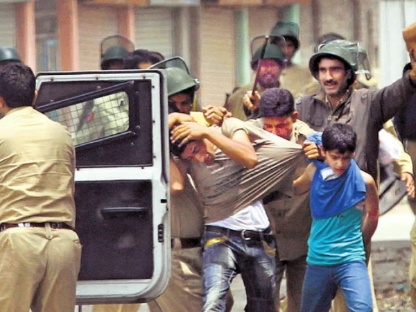 مقبوضہ کشمیر کے معصوم بچے بھارتی ظلم و تشدد کا سب سے بڑا نشانہ