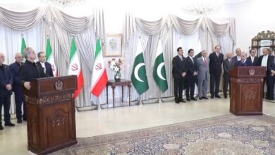"اسلام آباد مفاہمتی یادداشت امن اور ترقی کی نئی راہیں کھولے گی، پاکستان اور ایران امن دشمن عناصر کے خلاف متحد ہیں: شہباز شریف، مسعود پزشکیان"