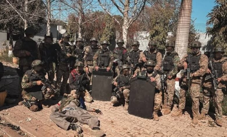 بلوچستان میں سیکیورٹی فورسز کے بڑے آپریشنز، فتنہ الہندستان کے 17 دہشت گرد ہلاک، متعدد ٹھکانے تباہ
