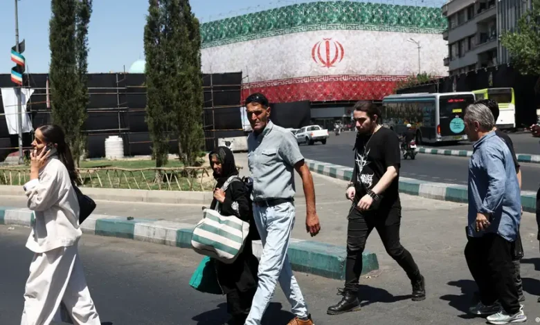 ایران میں جنگ اور جنگ بندی کے درمیان غیر یقینی زندگی