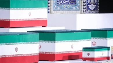 پریم لیڈر آیت اللہ علی خامنہ ای ے ساتھ رکھے گئے دیگر تابوت کن افراد کے ہیں؟