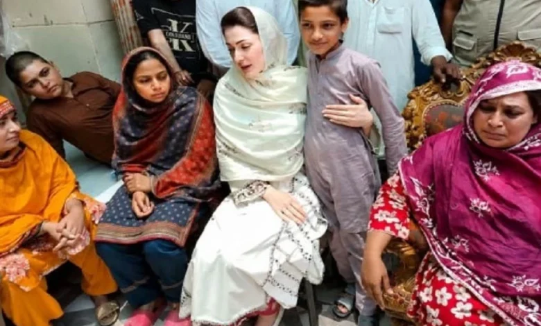 وزیر اعلیٰ پنجاب کی سانحہ کاہنہ میں جاں بحق بچوں کے گھر جا کر والدین سے تعزیت، حکومت متاثرہ والدین کو تنہا نہیں چھوڑے گی،مریم نواز