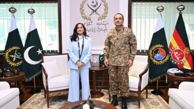 کینیڈا کی وزیر خارجہ انیتا آنند کی جی ایچ کیو آمد، فیلڈ مارشل سید عاصم منیر سے اہم ملاقات