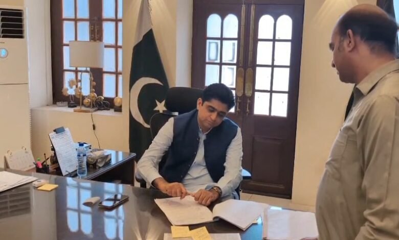 ریونیو نظام میں شفافیت کے فروغ کے لیے ضلعی انتظامیہ لاہور کا اہم اقدام، ڈی سی آفس میں خصوصی کھلی کچہری، شہریوں کے زمین و جائیداد سے متعلق مسائل کے فوری حل کی ہدایات