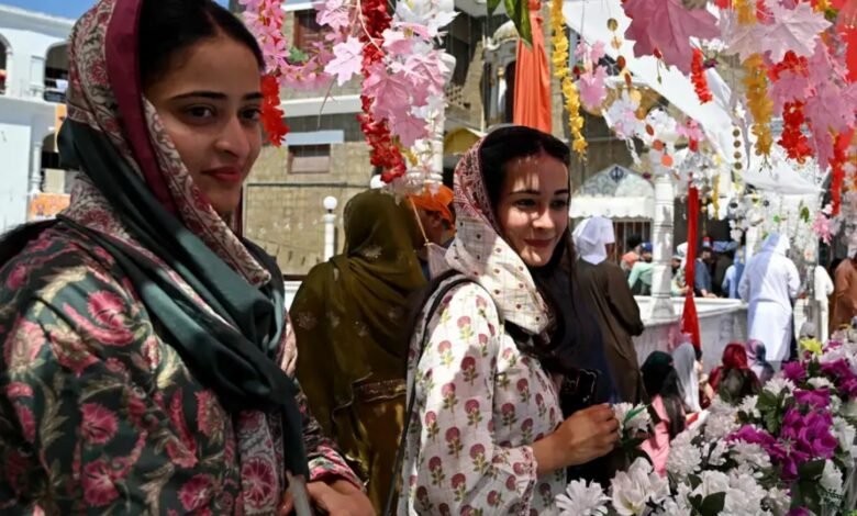 کیا مذہبی زیارتیں پاکستان اور بھارت کے تعلقات میں بہتری لا سکتی ہیں؟