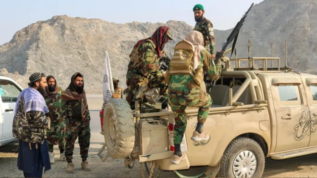افغان طالبان کے پاکستان پر اسلحہ اسمگلنگ کے الزامات، اسلام آباد کا سخت ردعمل، افغان سرزمین دہشت گرد گروہوں کا ٹھکانہ: پاکستان